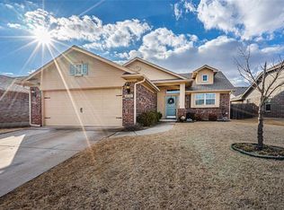 18541 Cola Dr, Edmond, OK 73012
