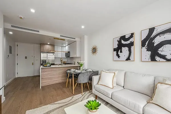 Rented by E Realty International Corp | media 18