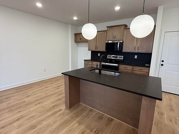 3rd image of 6888 Talcott Ln