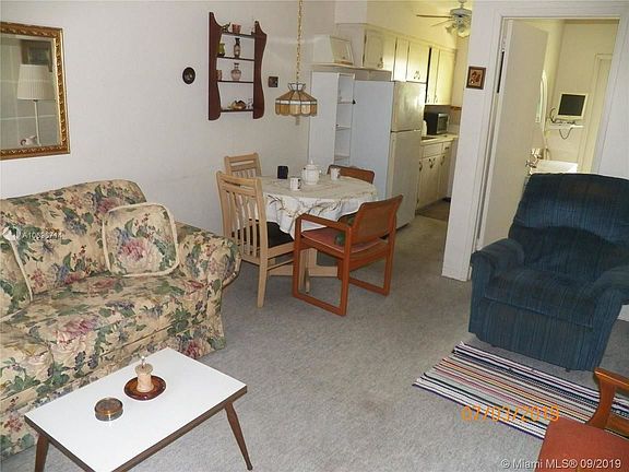 2nd image of 2524 Hayes St APT 11