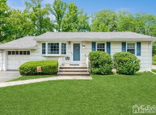 170 Oxford Rd, Colonia, NJ 07067