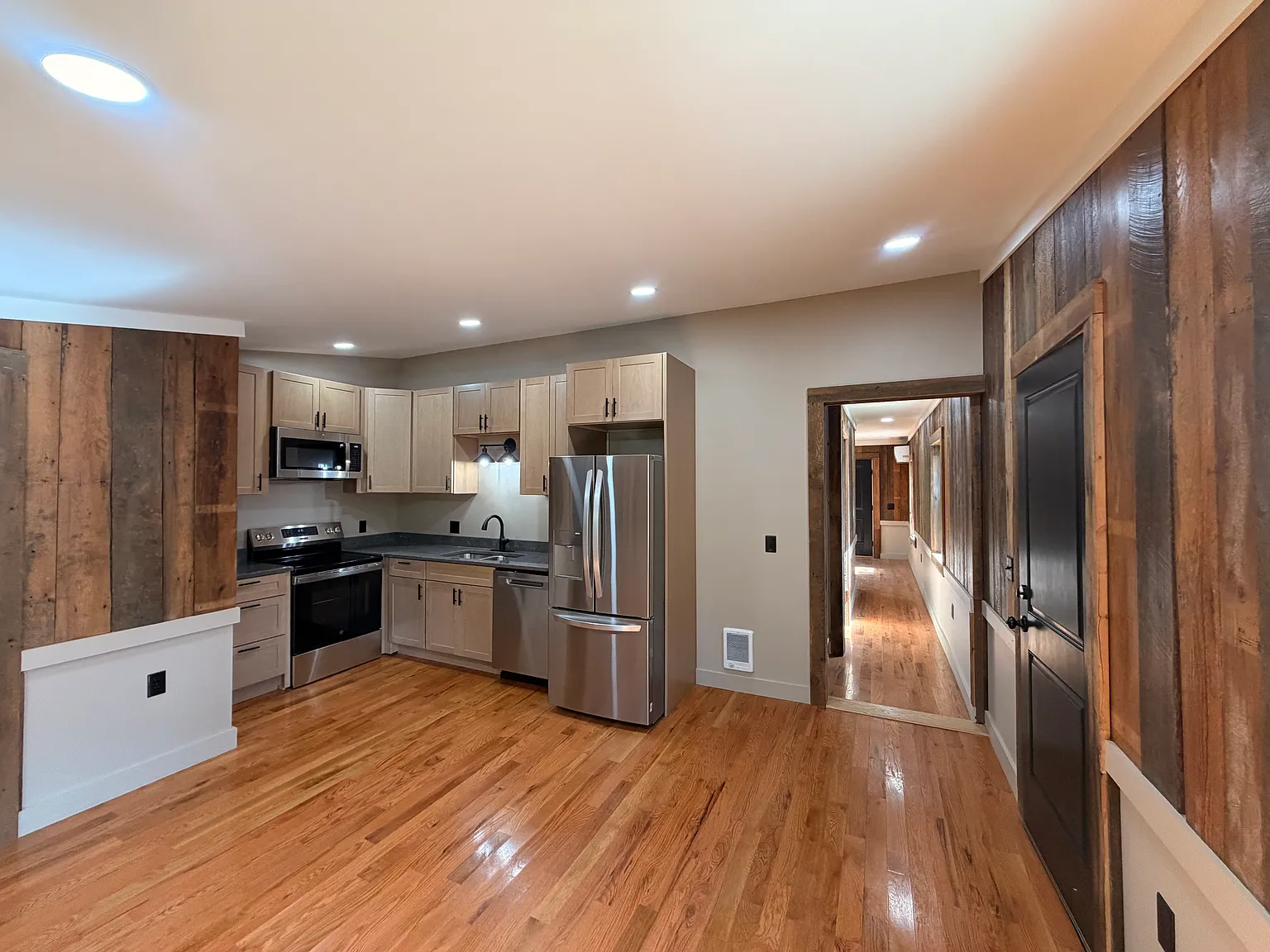 2 bed, 1.5 bath, 1200 sqft, $2,600 — Photo 4
