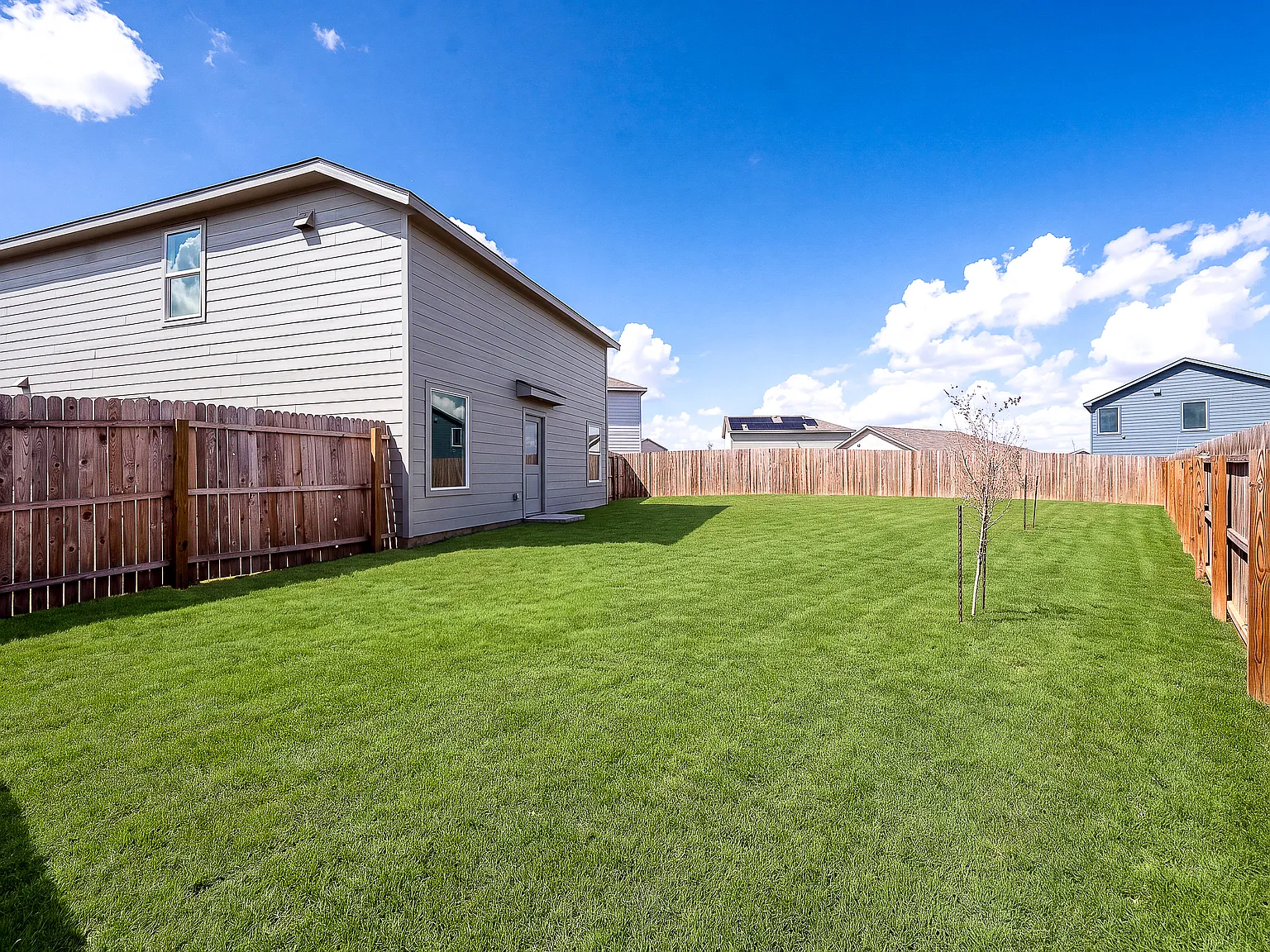 4 bed, 2.5 bath, 1692 sqft, $1,699 — Photo 3