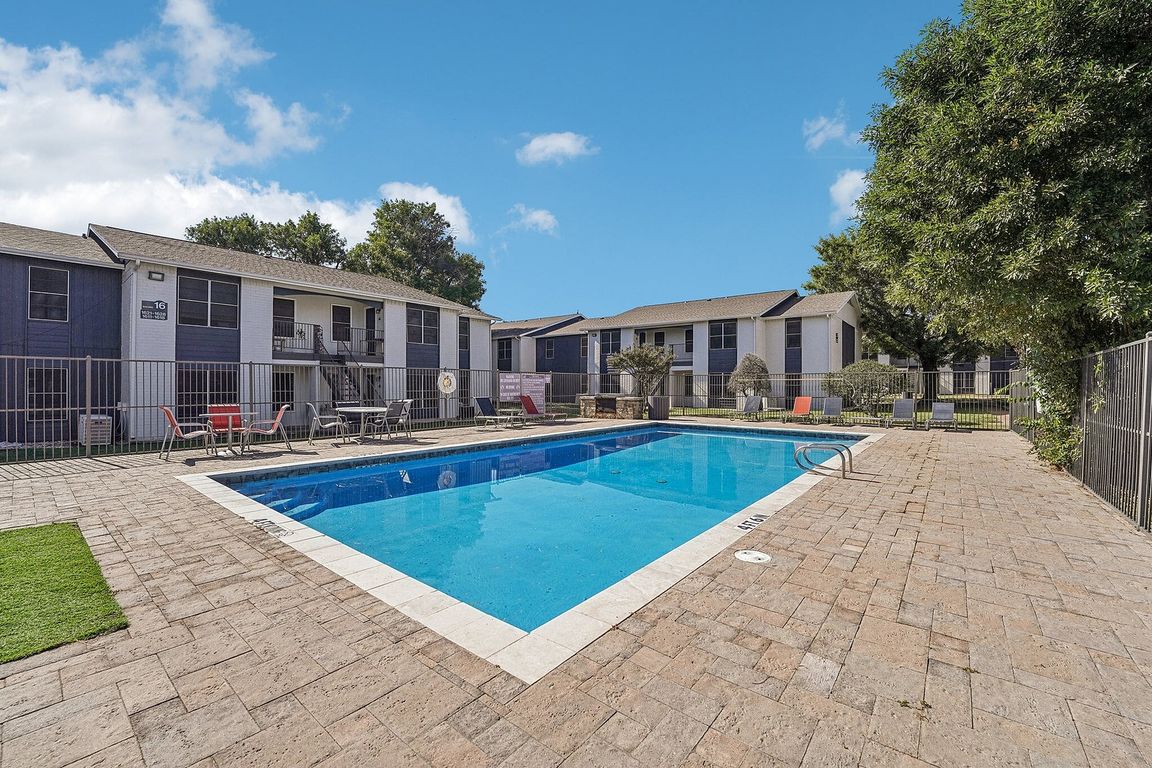 Relax by the Sparkling Swimming Pool in Waco Apartments
