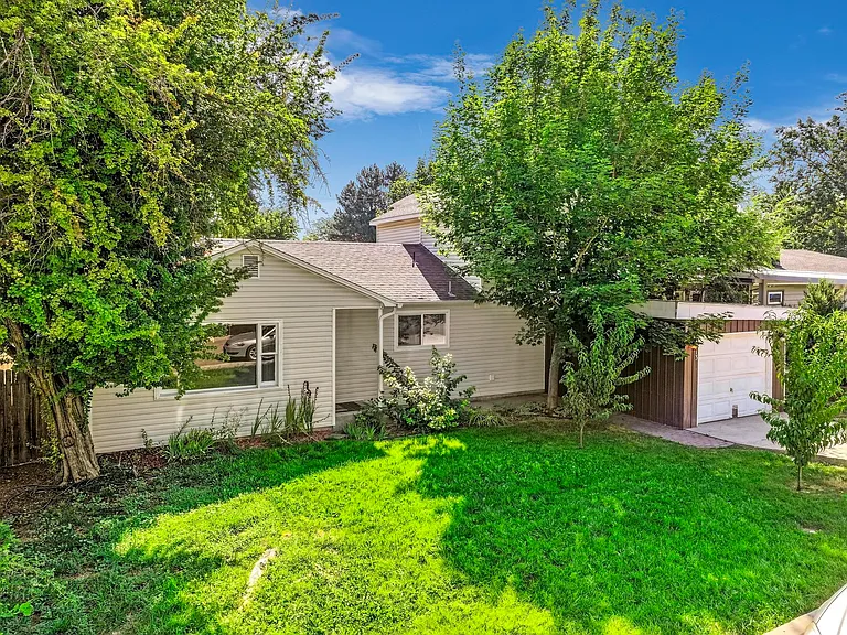 1913 Colorado Ave — Photo 18