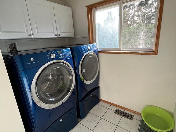 5th image of 1915 163rd Ave NE