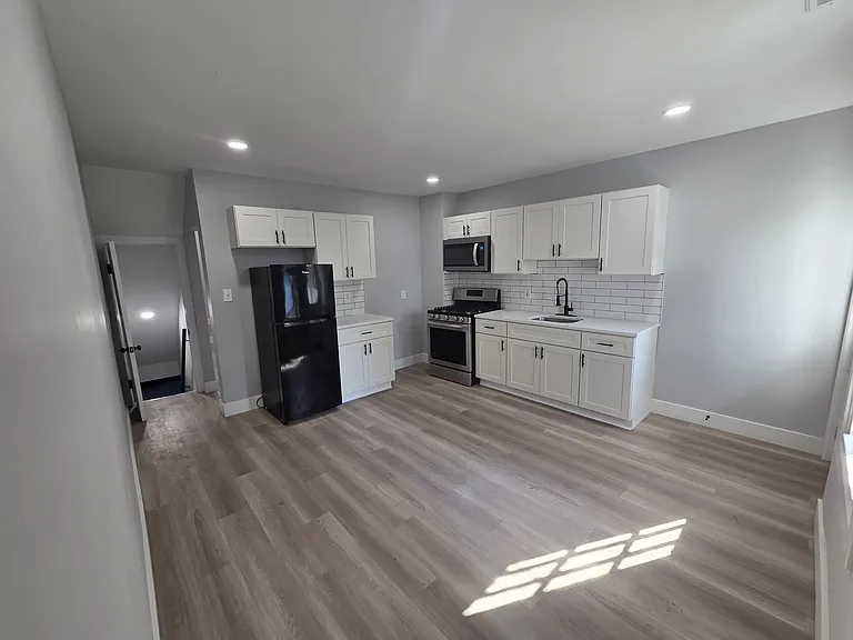 5026 Belair Rd — Photo 2