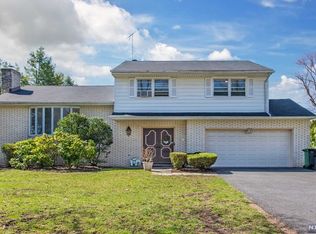 102 Glen Ave, Paramus, NJ 07652