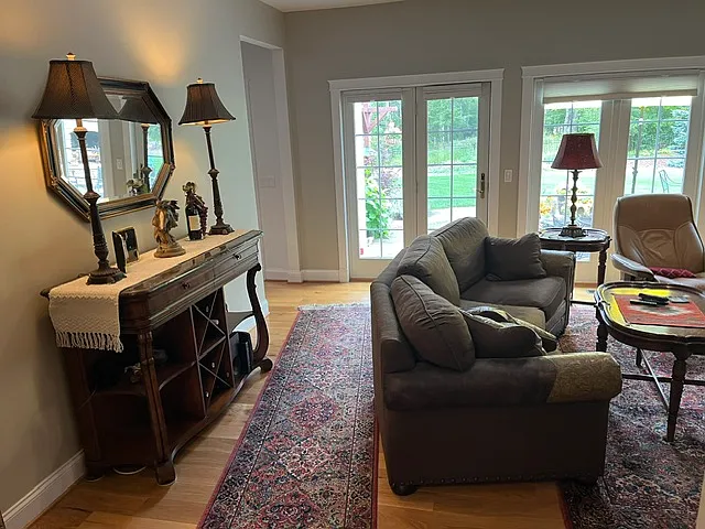 2 bed, 2.5 bath, 2450 sqft, $4,100 — Photo 4