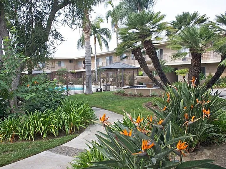 Arrowhead Apartments — Photo 4