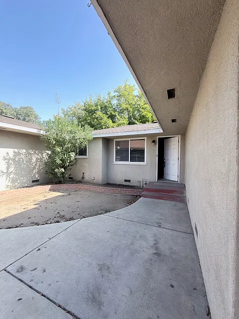 2 bed, 900 sqft, $1,395 — Photo 1