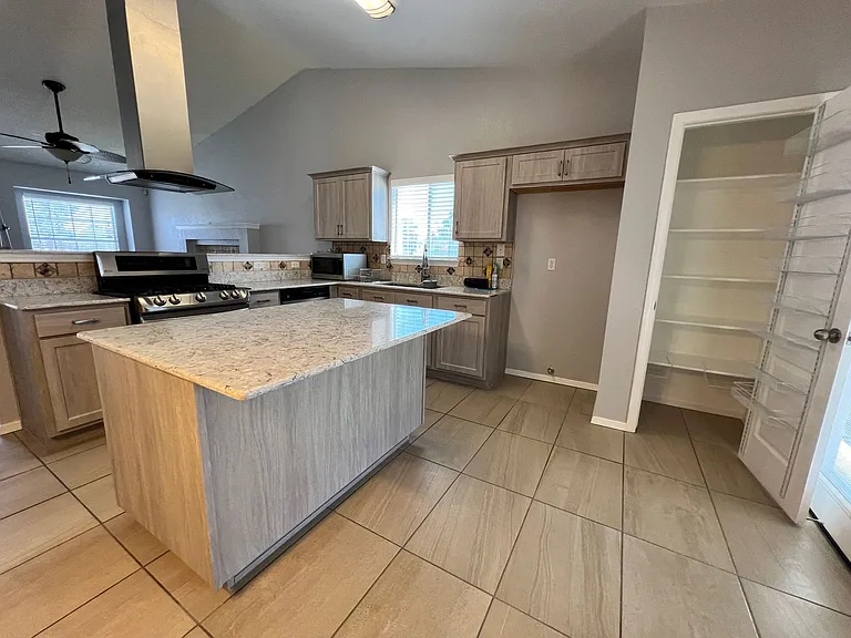 12512 Angie Bombach Ave — Photo 6