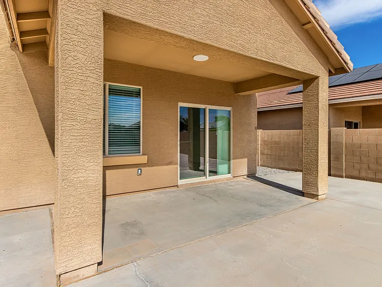 24409 W Sheraton Ln — Photo 37