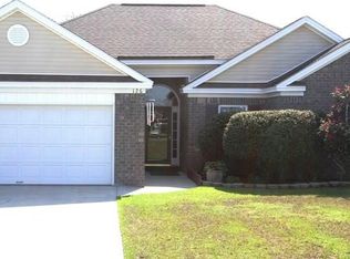 126 Auburn Cir, Glennville, GA 30427