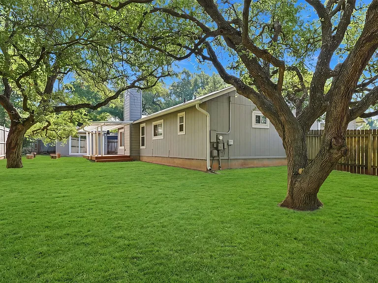 12713 Rhea Ct — Photo 10