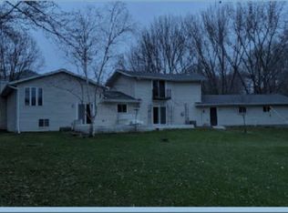 W7383 Sylvester Rd, Holmen, WI 54636