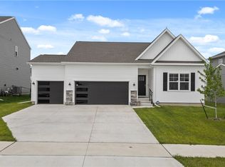 10417 Powell Ave, Johnston, IA 50131