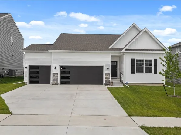 10417 Powell Ave, Johnston, IA 50131