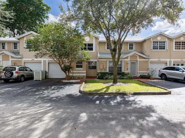 12152 SW 52nd Pl, Fort Lauderdale, FL 33330
