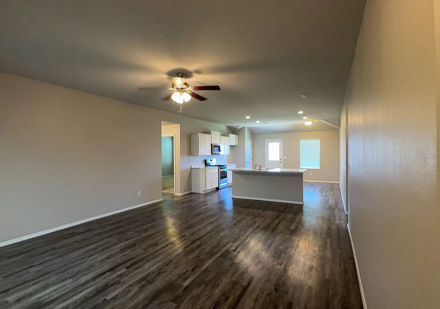 Welcome to your new 4 bedroom, 2 bath home in Glenpool! — Photo 3