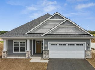 1813 Arrowhead St, Shakopee, MN 55379