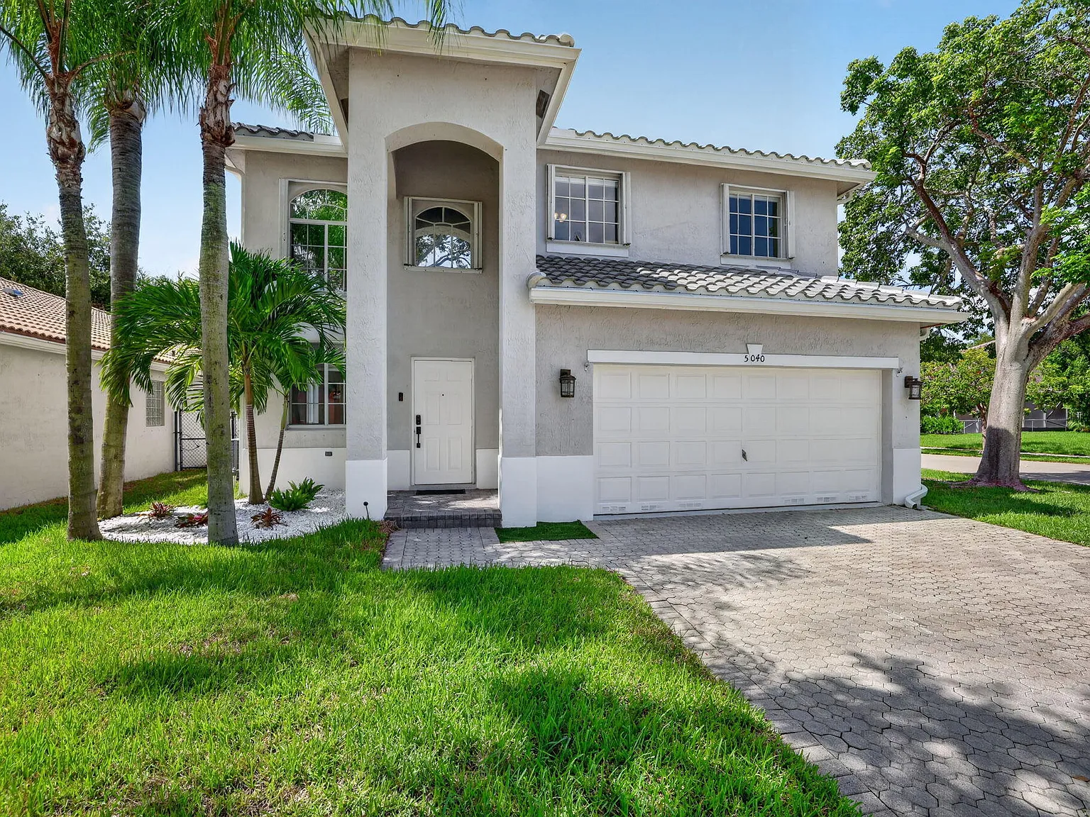 4 bed, 2.5 bath, 2211 sqft, $5,700 — Photo 1