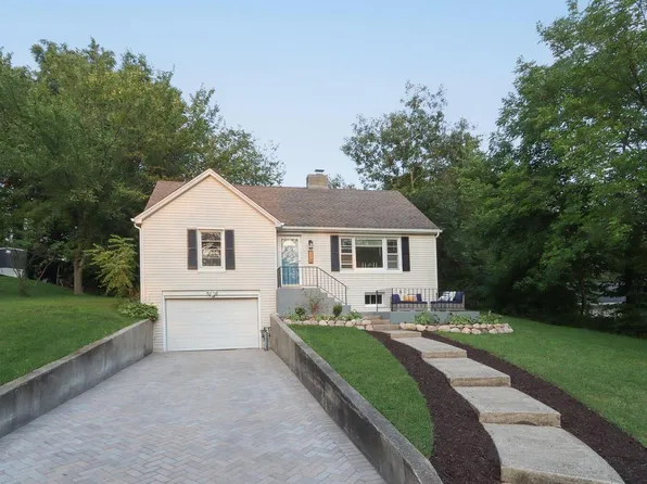 119 Pearson DRIVE, Lake Geneva, WI 53147