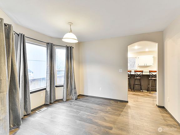 4th image of 15309 88th Avenue Ct E