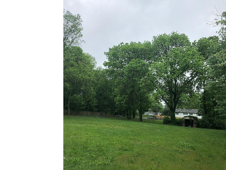 2nd image of 1 Cove Rd
