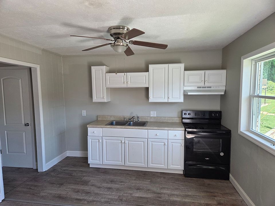 1st image of 941 Chadwick Dr Unit 3