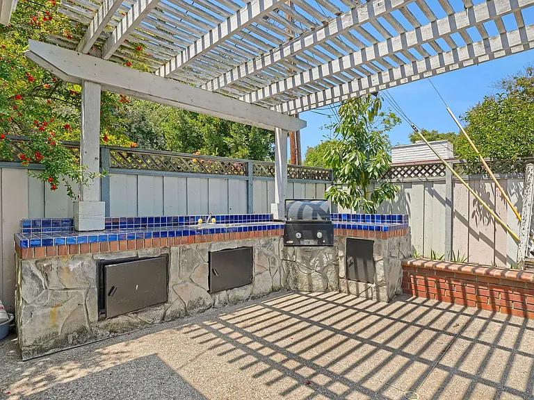 3596 Louis Rd — Photo 34