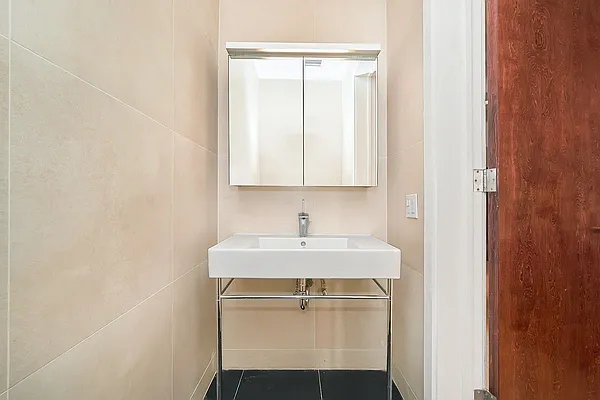 Rented by Keller Williams NYC | media 28