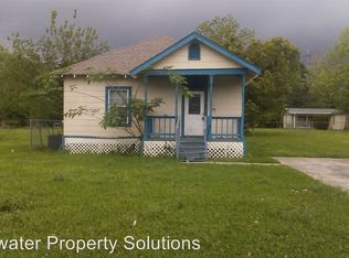 2104 Laurel St, La Marque, TX 77568
