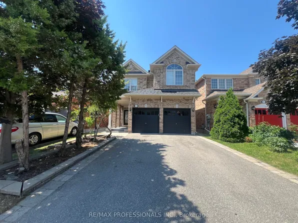 3895 Henrietta Way, Mississauga, ON L5M 7Y4