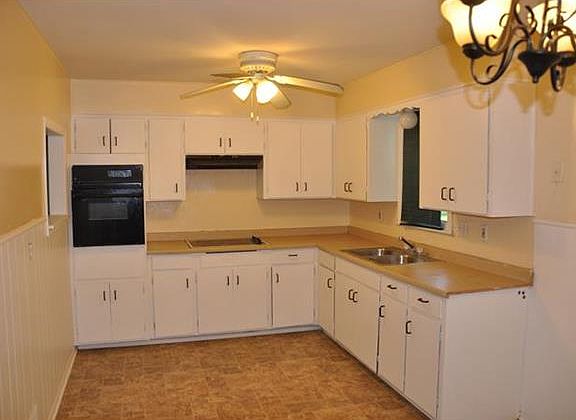 4th image of 2720 N 73rd Pl