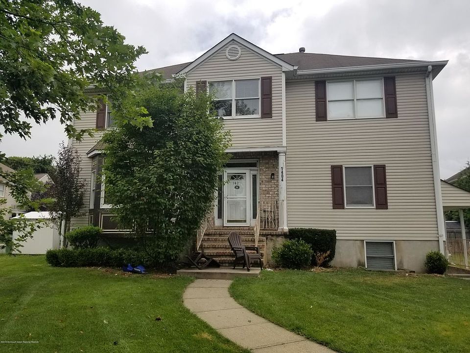 2nd image of 1404 Twin Oaks Dr