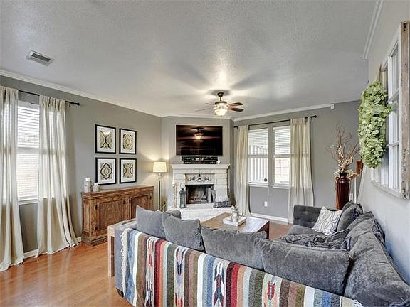 4th image of 1824 Camas Dr