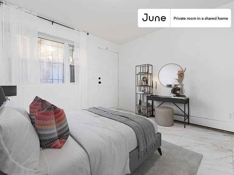 329 Pulaski St #B — Photo 1