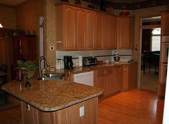 5th image of 4212 NE 141st St