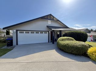 6335 Tyler Rd, Sechelt, BC V7Z 0M4