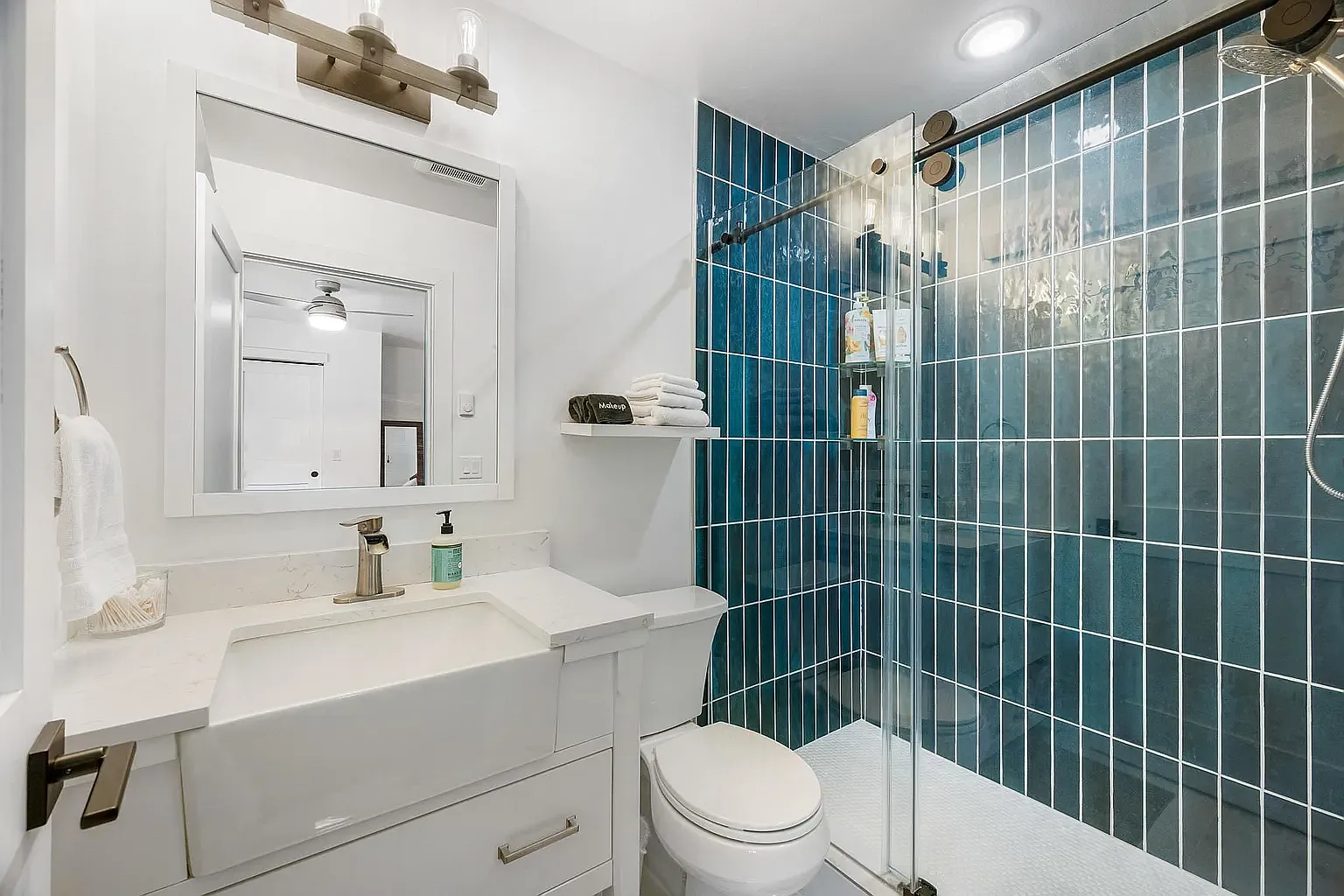 1 bed, 700 sqft, $2,300 — Photo 4