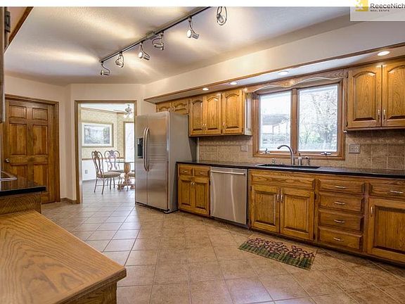 5th image of 10801 W 121st St