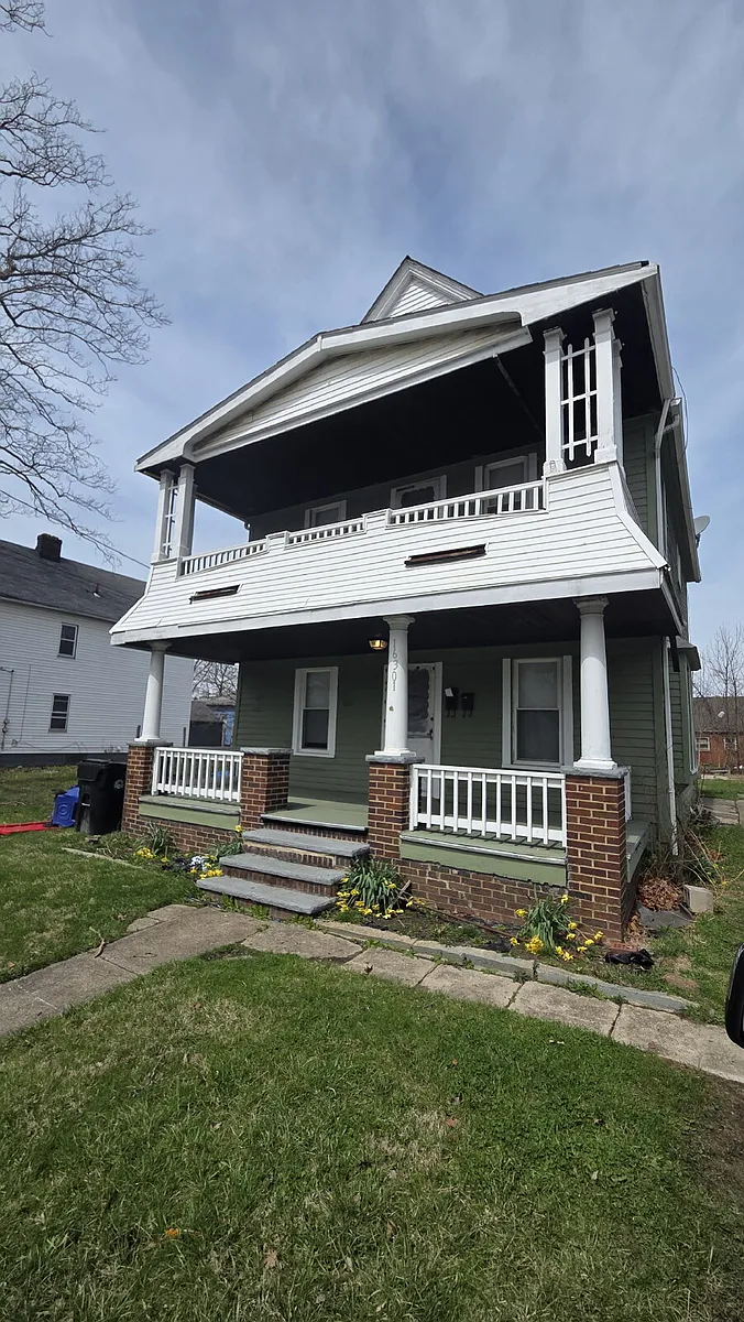 Building Photo - 16301 Huntmere Ave #2