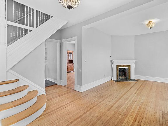 5th image of 1323 Lincoln Ave