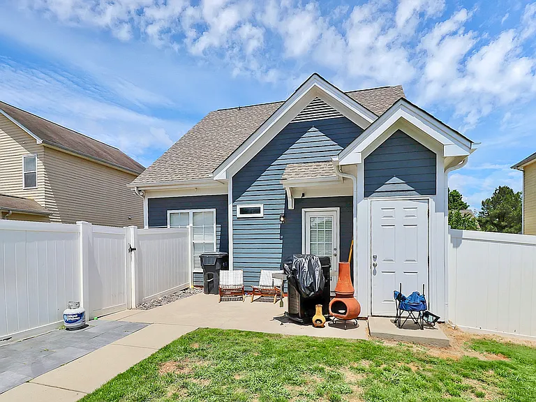2035 Golden Ridge Ln — Photo 13