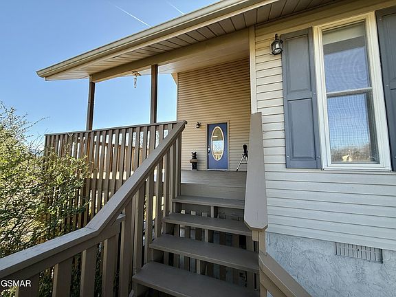 4th image of 444 Connatser Ln