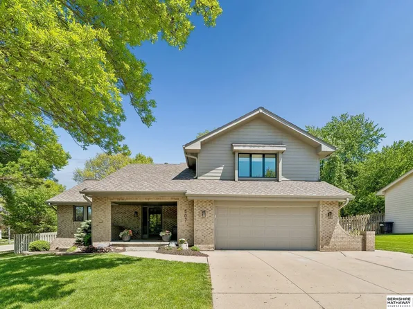 507 S 158th St, Omaha, NE 68118