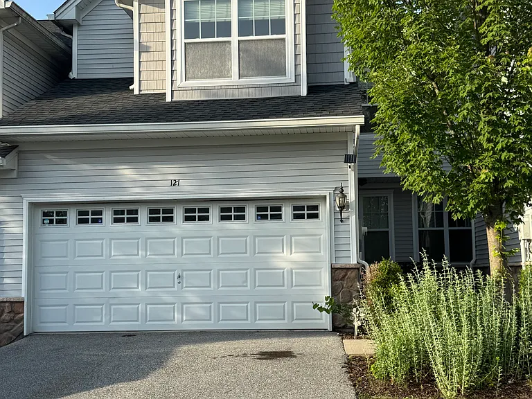127 Meadow View Dr — Photo 1