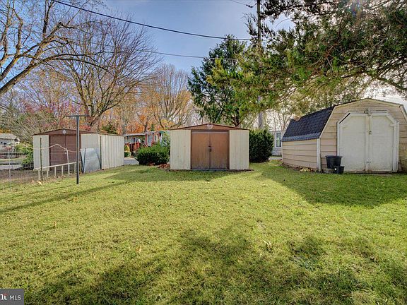 3rd image of 114 Cookstown New Egypt Rd #C7