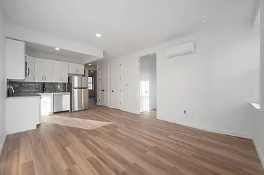 128 Franklin Street, #3